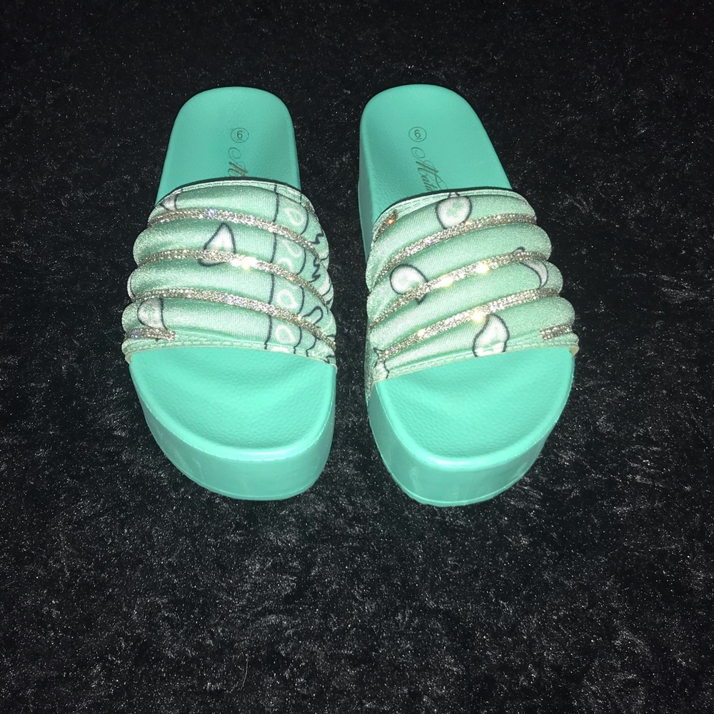 MINT BANDANNA SANDALS/PLATFORMS - Picture 5 of 8